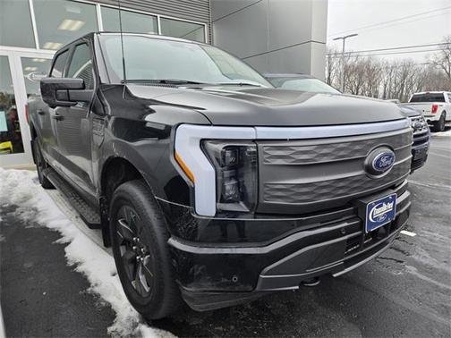 2023 Ford F-150 Lightning LARIAT