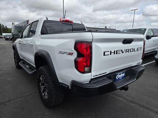 Summit White 2025 Chevrolet Colorado ZR2