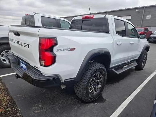 Summit White 2025 Chevrolet Colorado ZR2