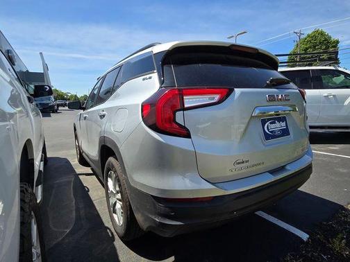 Quicksilver Metallic 2022 GMC Terrain SLE