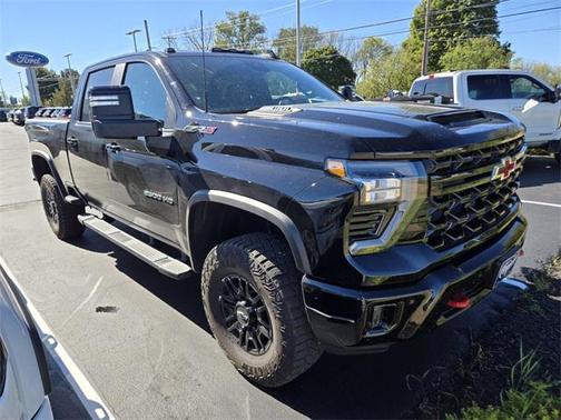 2025 Chevrolet Silverado 2500 4WD Crew Cab Standard Bed ZR2