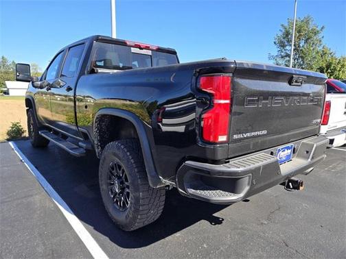 2025 Chevrolet Silverado 2500 4WD Crew Cab Standard Bed ZR2