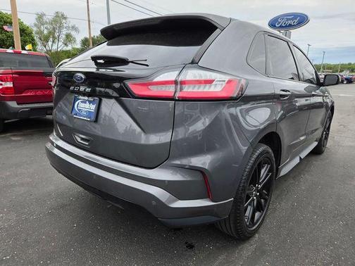 Gray Metallic 2023 Ford Edge ST Line