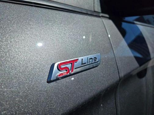 Gray Metallic 2023 Ford Edge ST Line