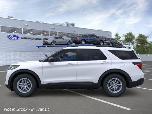 Star White Metallic Tri-Coat 2026 Ford Explorer Active