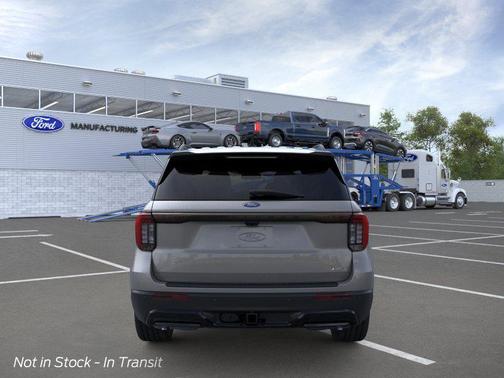 Carbonized Gray Metallic 2026 Ford Explorer ST-Line