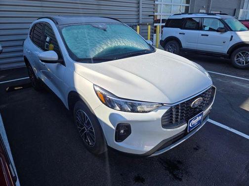 2025 Ford Escape PHEV SE