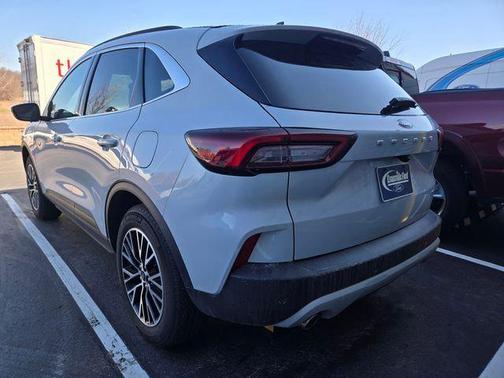2025 Ford Escape PHEV SE
