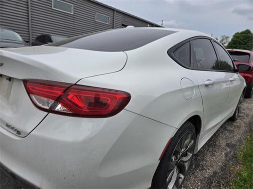 2015 Chrysler 200 S