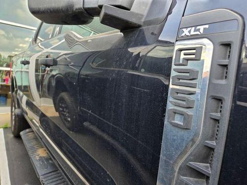 Black Metallic 2024 Ford F-250 XLT