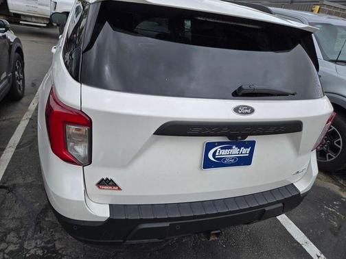 Star White Metallic Tri-Coat 2022 Ford Explorer Timberline