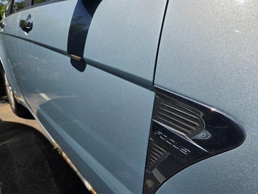 Blue 2008 Ford Focus SE