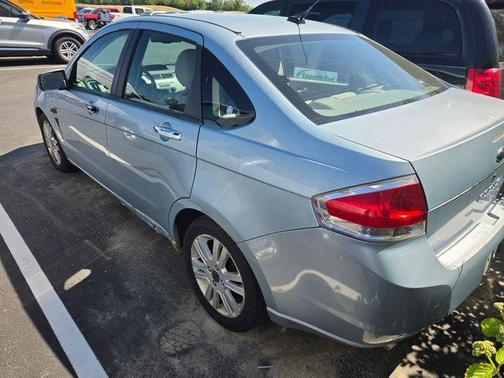 Blue 2008 Ford Focus SE