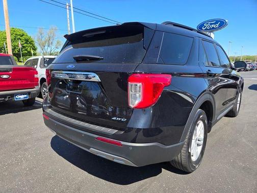 Agate Black Metallic 2024 Ford Explorer XLT