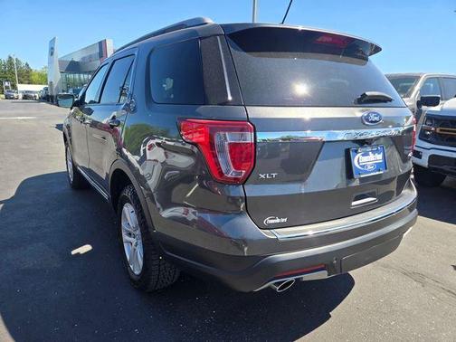 Magnetic 2018 Ford Explorer XLT