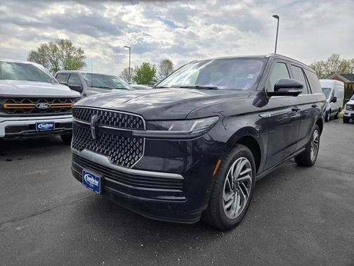 Black Metallic 2025 Lincoln Navigator Reserve