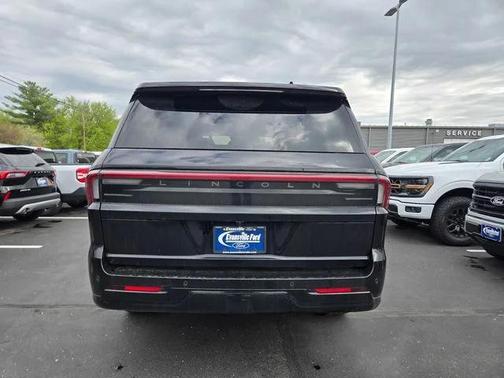 Black Metallic 2025 Lincoln Navigator Reserve