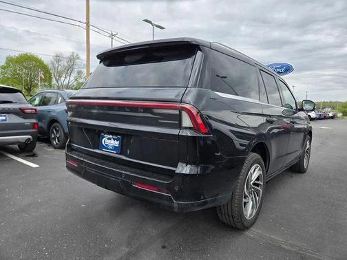Black Metallic 2025 Lincoln Navigator Reserve
