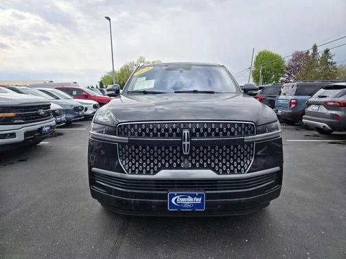 Black Metallic 2025 Lincoln Navigator Reserve
