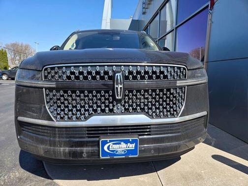 Black Metallic 2025 Lincoln Navigator Reserve