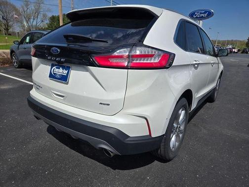 Star White Metallic Tri-Coat 2023 Ford Edge Titanium