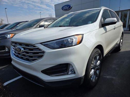 Star White Metallic Tri-Coat 2023 Ford Edge Titanium