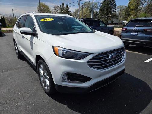 Star White Metallic Tri-Coat 2023 Ford Edge Titanium