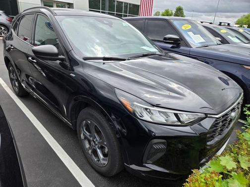 Agate Black Metallic 2024 Ford Escape ST-Line