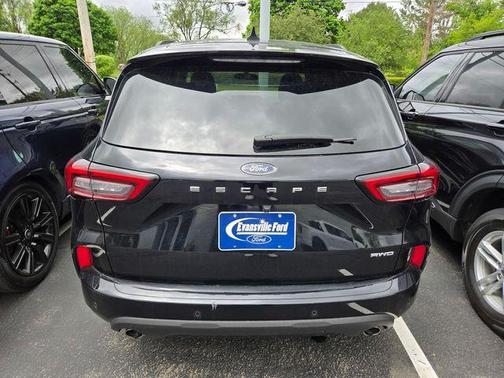 Agate Black Metallic 2024 Ford Escape ST-Line