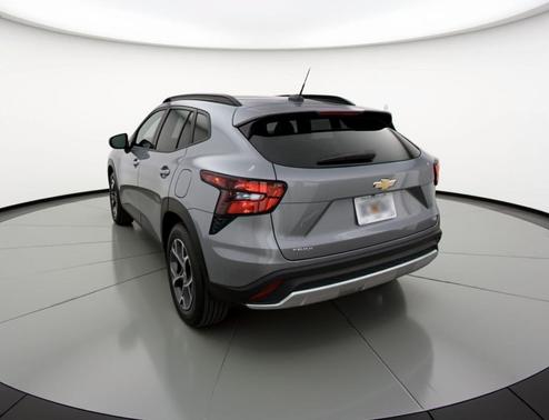 Sterling Gray Metallic 2025 Chevrolet Trax LT