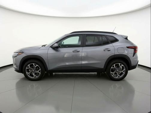 Sterling Gray Metallic 2025 Chevrolet Trax LT