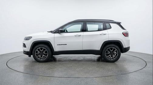Bright White Clearcoat 2025 Jeep Compass Trailhawk