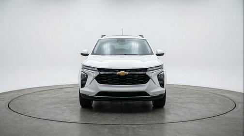 Summit White 2025 Chevrolet Trax LT