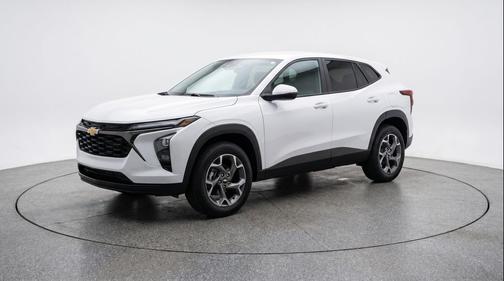 Summit White 2025 Chevrolet Trax LT