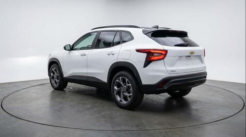 Summit White 2025 Chevrolet Trax LT