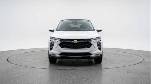 Summit White 2025 Chevrolet Trax LT