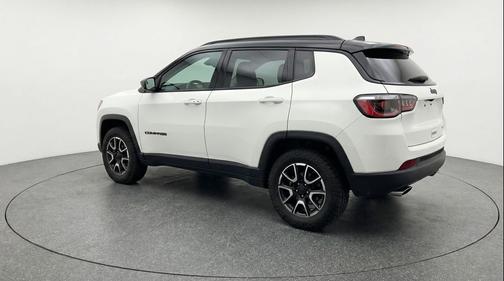 Bright White Clearcoat 2025 Jeep Compass Trailhawk