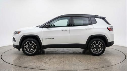 Bright White Clearcoat 2025 Jeep Compass Trailhawk