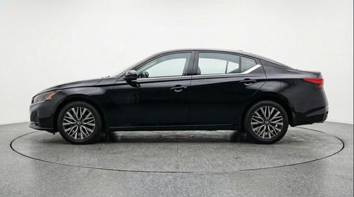 Super Black 2025 Nissan Altima SV FWD