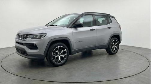 Silver Zynith Metallic Clearcoat 2025 Jeep Compass Limited