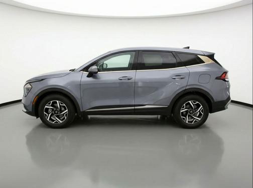 Everlasting Silver 2025 Kia Sportage LX