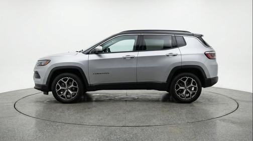 Silver Zynith Metallic Clearcoat 2025 Jeep Compass Limited