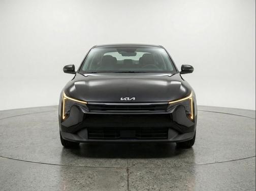 Aurora Black Pearl 2025 Kia K4 LXS