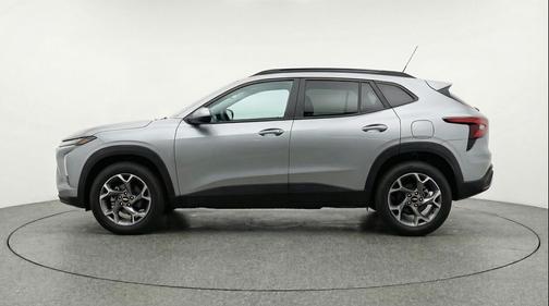 Sterling Gray Metallic 2025 Chevrolet Trax LT