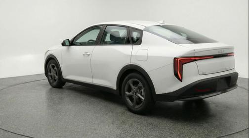Snow White Pearl 2025 Kia K4 LXS