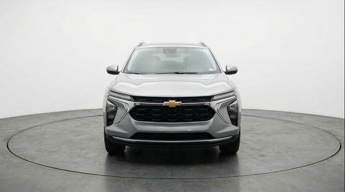 Sterling Gray Metallic 2025 Chevrolet Trax LT