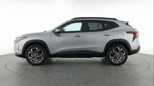 Sterling Gray Metallic 2025 Chevrolet Trax LT