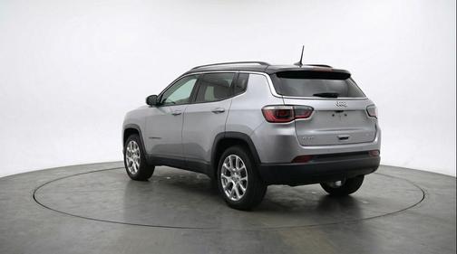Silver Zynith Metallic Clearcoat 2025 Jeep Compass Limited