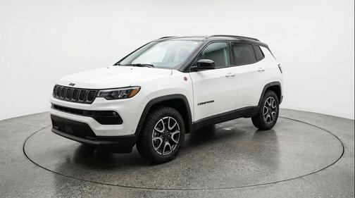 Bright White Clearcoat 2025 Jeep Compass Trailhawk