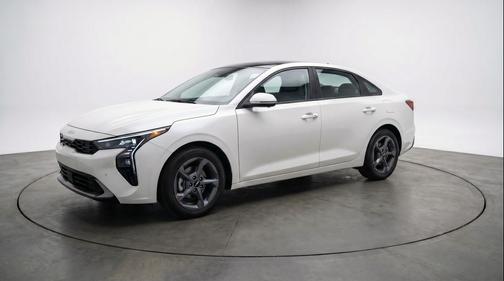 Snow White Pearl 2025 Kia K4 LXS